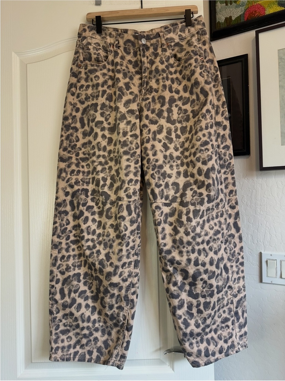 S.O.N.G Leopard Print Wide Leg Baggy Jeans. Size: 11/30. Excellent condition